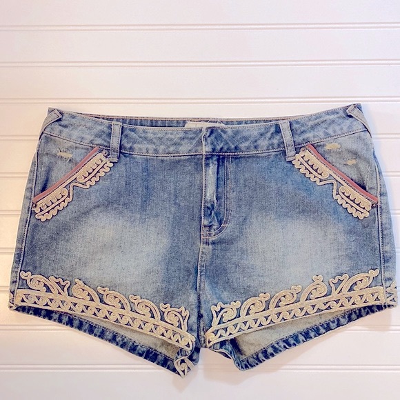 Free People Shorts Majestic Embellished Jean Size 29 Denim - Picture 2 of 9